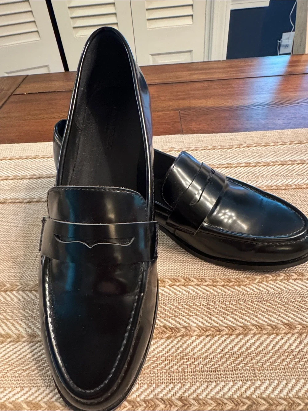 Banana Republic classic black